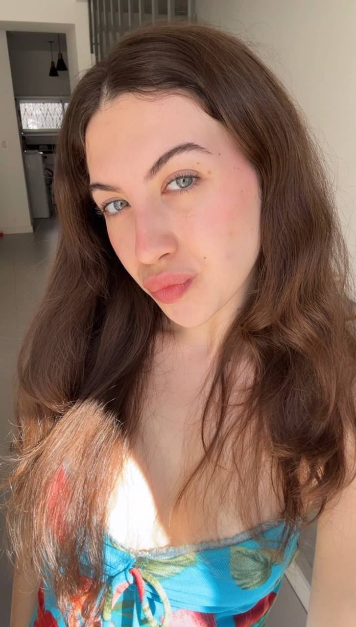 Nude girl Amber in Santa Marta