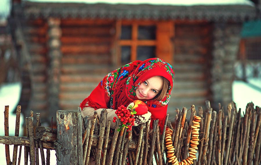 Sexy girl Women in Slavic costumes in Santa Marta