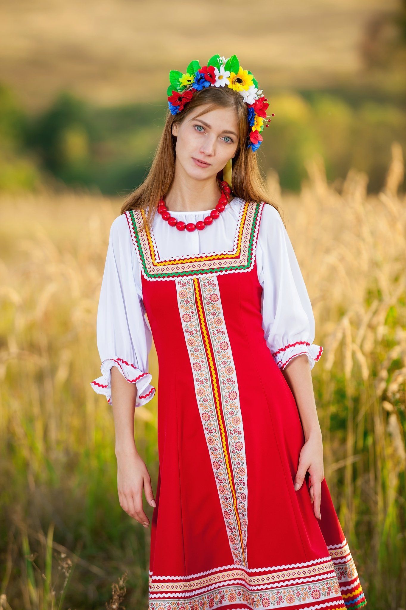Women in Slavic costumes in Santa Marta