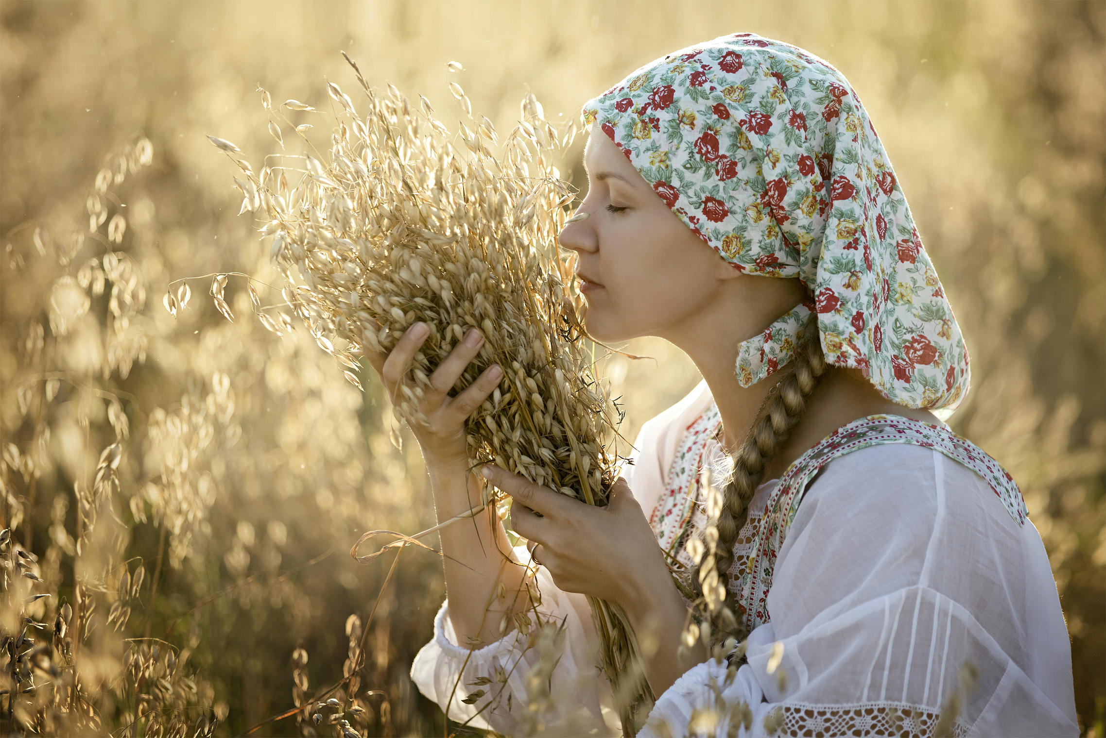 Photo Women in Slavic costumes in Santa Marta
