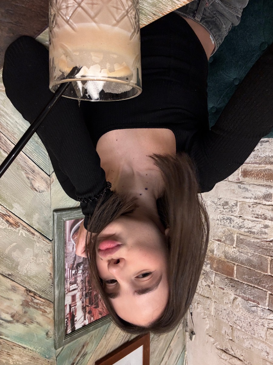 Fresh photos, fresh mood — Tina online in Santa Marta